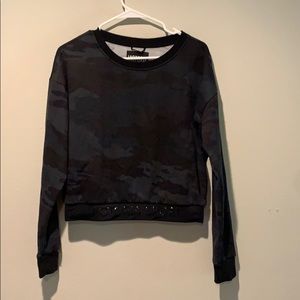 VS Camo crop top sweatshirt
